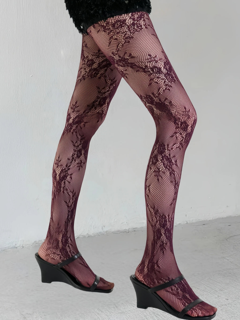 Women‘s Burgundy Fishnet Stockings Lace Jacquard Cut-Out Patterns Stretch Snag-Resistant Edgy Ornate Hosiery for Date