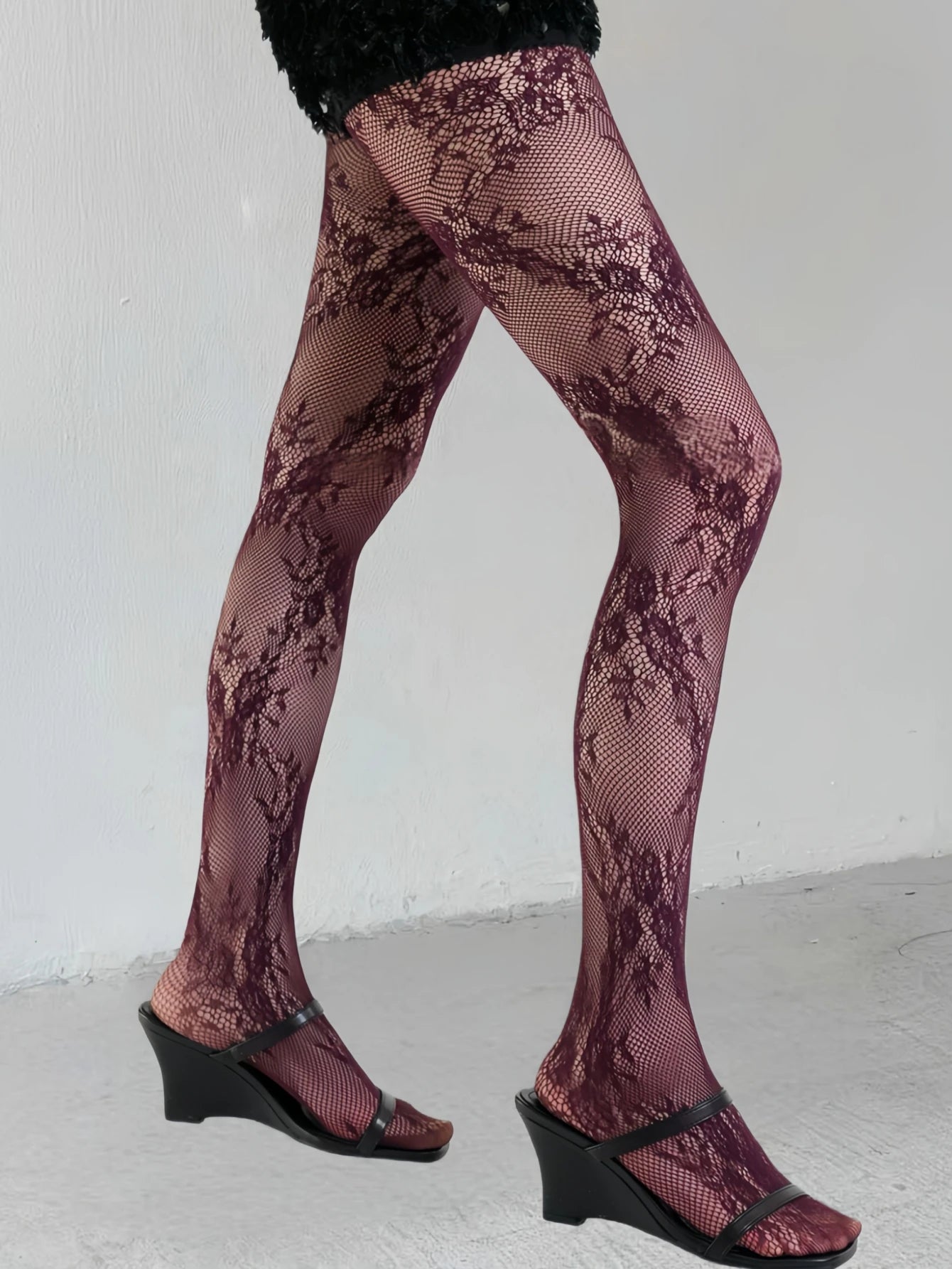 Women‘s Burgundy Fishnet Stockings Lace Jacquard Cut-Out Patterns Stretch Snag-Resistant Edgy Ornate Hosiery for Date